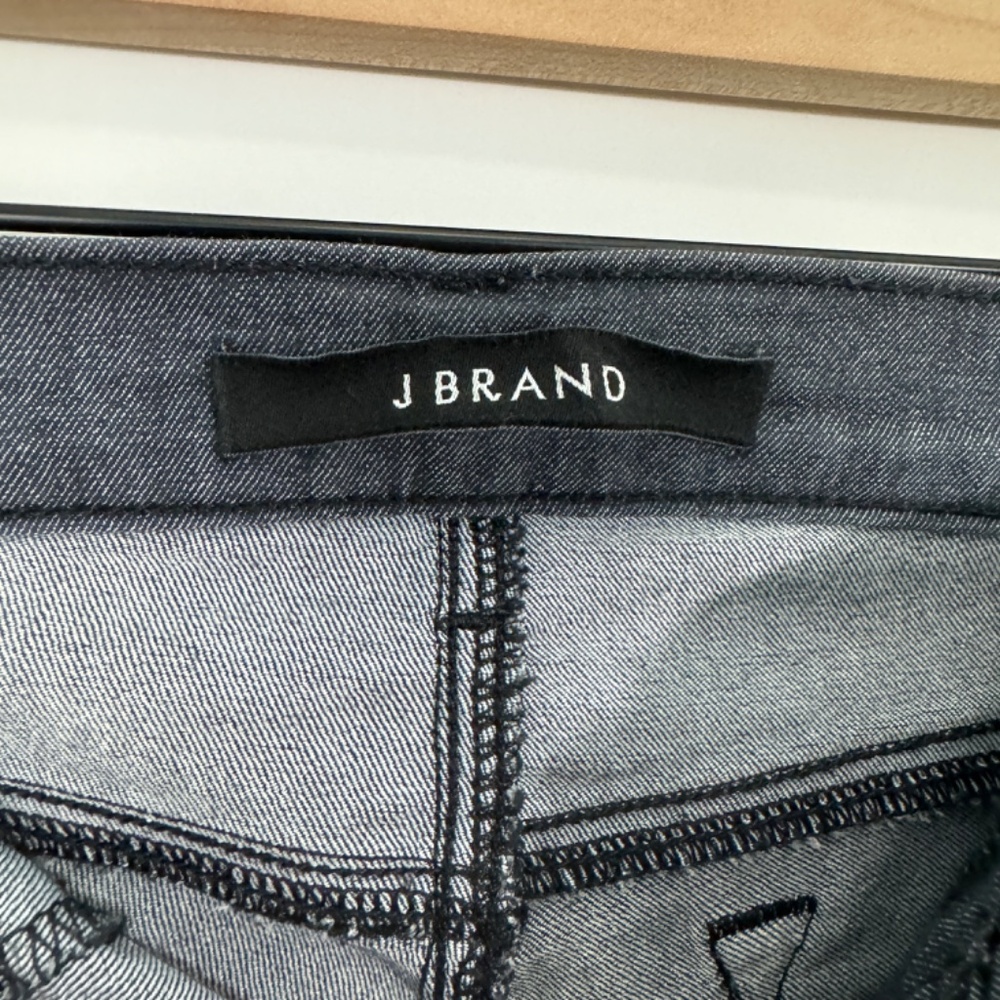 J Brand Women’s Size 27 Gray Moonwalk Coated Super Skinny 901 Low Rise Jeans - Picture 5 of 10